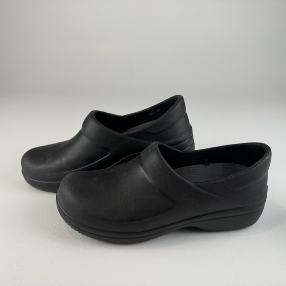 Crocs Slip Resistant Black Work Clogs Women's Size 11 - Picture 1 of 8